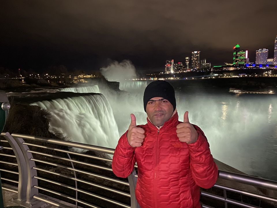 Niagara Falls by night
